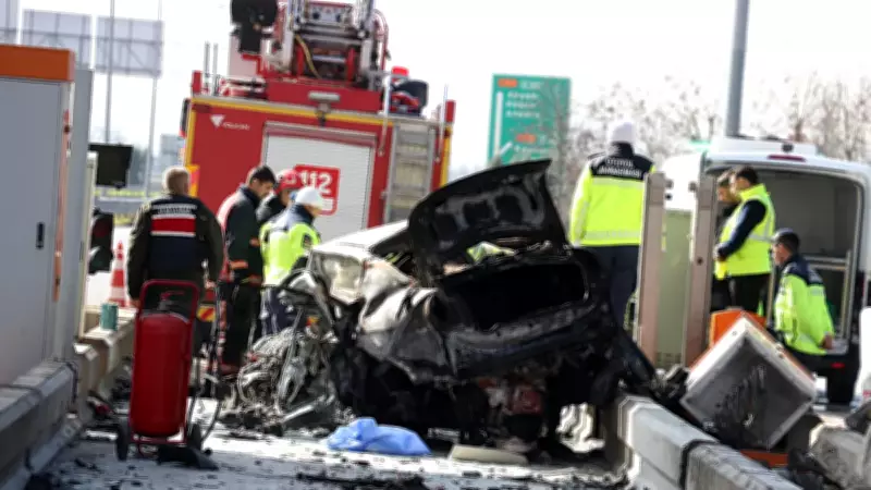 Sakarya Otoyolunda Korkunç Kaza: Gişelere Çarpıp Alev Alan Araçta Sürücü Hayatını Kaybetti