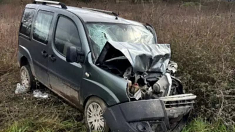 Sakarya'da Feci Trafik Kazası: Anne Hayatını Kaybetti, Askerden Yeni Gelen Oğlu Yaralandı