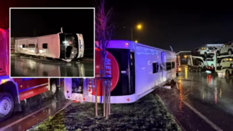 Samsun'da Gürcistan Plakalı Otobüs Refüje Devrildi: 7 Yaralı