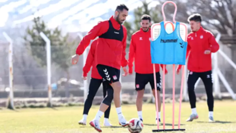 Sivasspor'da İki Önemli Oyuncu Sakatlandı: Çiftçi ve Yurdcu Tedavi Altında