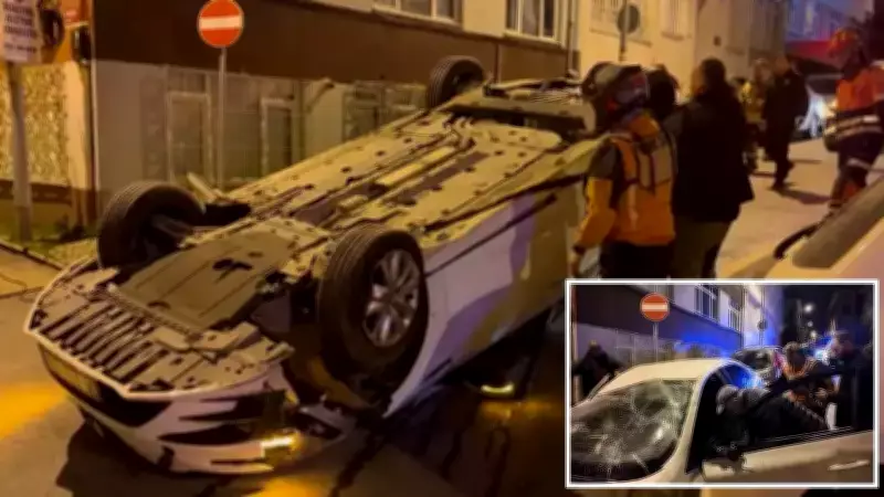 Üsküdar'da Park Halindeki Araçlara Çarpan Otomobil Takla Attı: 1 Yaralı