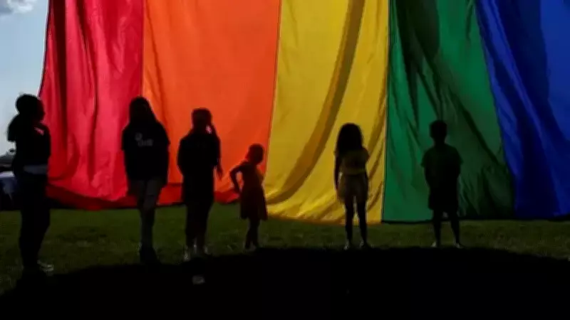 Sosyal Medyada LGBT Derneklerinin Cinsiyet Değiştirme İçerikleri Aileleri Endişelendiriyor