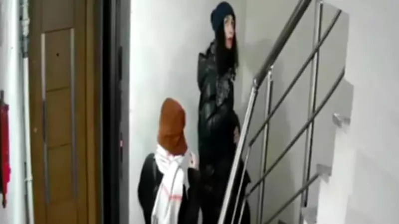 İstanbul Maltepe'de 3 Kadın Hırsızlık Girişiminde Kameralara Yakalandı