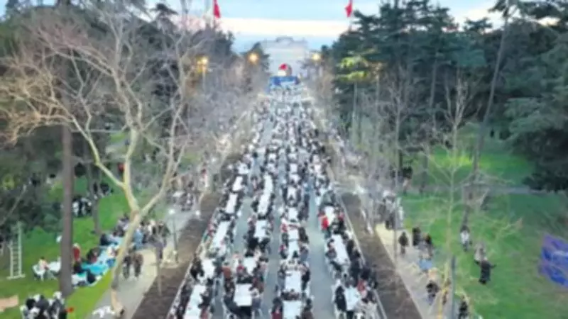 İstanbul Üniversitesi'nde 15 Bin Öğrenciyle Dev İftar Buluşması Gerçekleşti