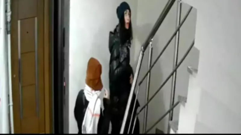 İstanbul'da 3 Kadın Hırsız Güvenlik Kamerasına Yakalandı! Üzerlerinden Çıkanlar Şaşırttı