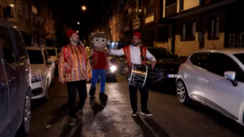 İstanbul'da Ramazan Davulcuları Sahur Mesaisine Başladı, Esenler'de Vosvos Geleneği Sürüyor