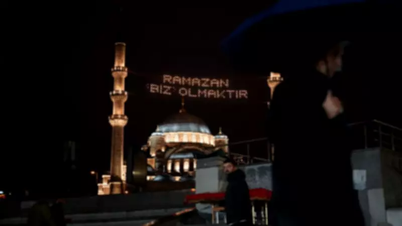 İstanbul'da Ramazan'ın Müjdecisi Mahyalar Yanmaya Başladı