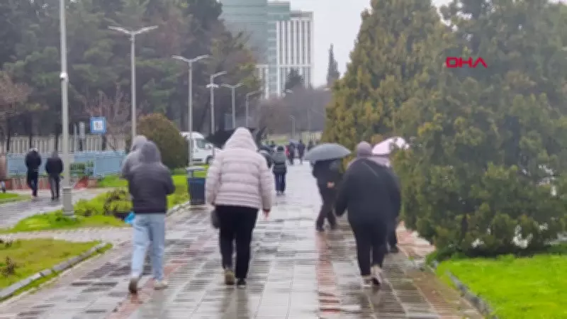 İstanbul'da Sağanak Yağmur Vatandaşları Hazırlıksız Yakaladı