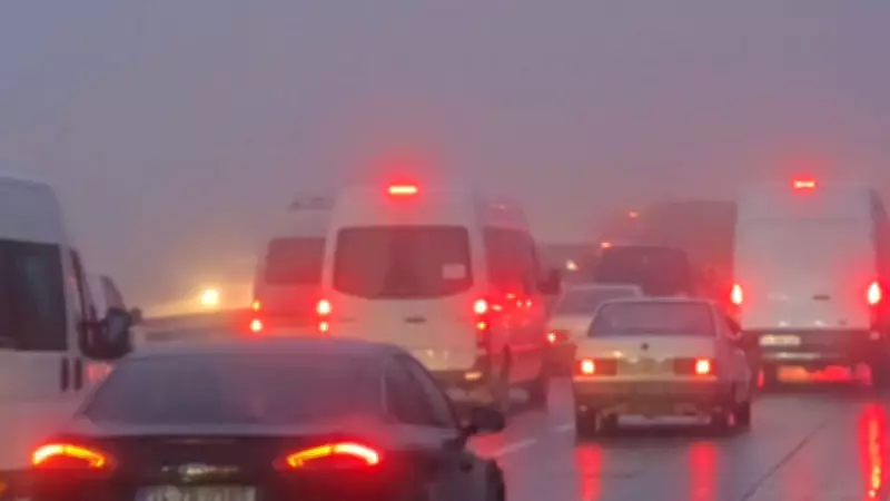 İstanbul'da Sis ve Yoğun Trafik: Yoğunluk Yüzde 72'ye Ulaştı