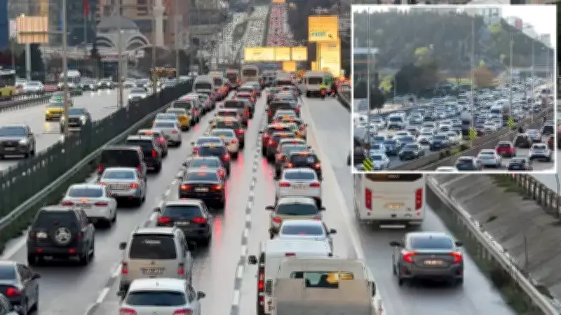 İstanbul'da Trafik Felç Oldu: Yoğunluk Anadolu Yakası'nda Yüzde 90'a Ulaştı