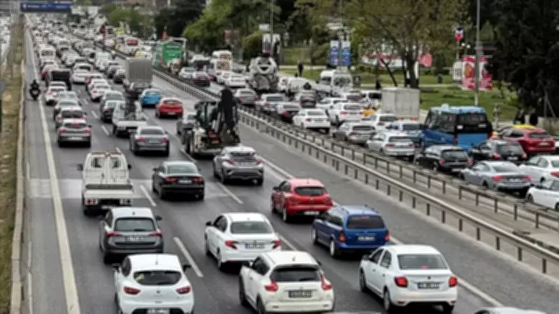 İstanbul'da Trafik Felç Oldu: Yoğunluk Yüzde 85'e Ulaştı