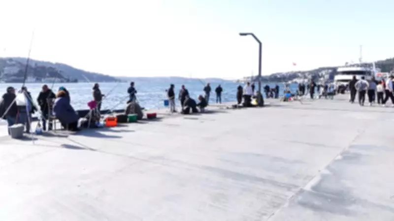 İstanbul'da Şubat Ayında 21 Derece: Yazdan Kalma Hava Parkları ve Sahilleri Doldurdu