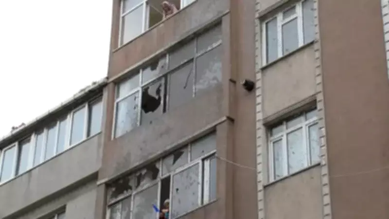Sultangazi'de Beton Pompası Patladı: Apartman ve Araçlar Beton Altında Kaldı