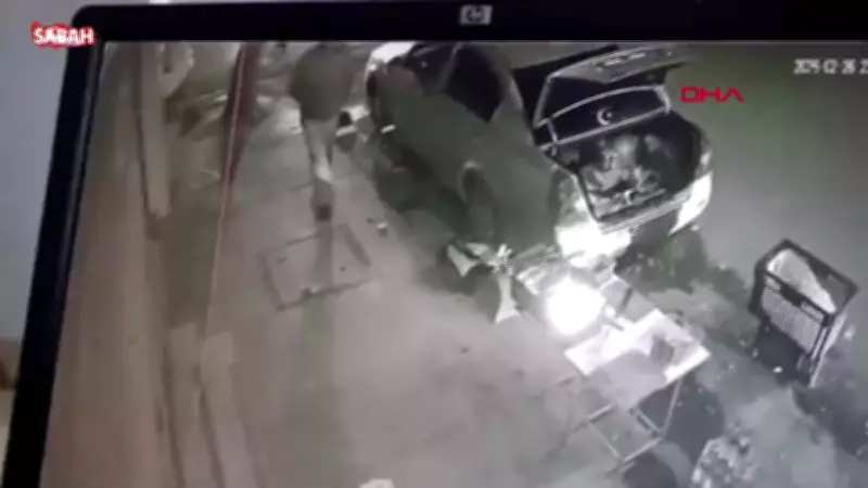 Sultangazi'de Kaldırımda Oturanlara Ateş Açıldı: Seyyar Satıcının Soğukkanlılığı Dikkat Çekti