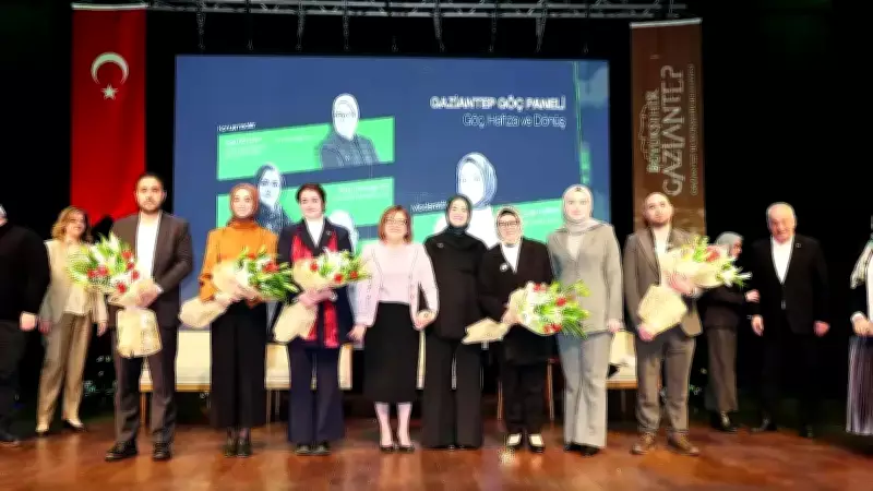 Suriye'deki İç Savaş Sonrası Dönüşü Anlatan 'Yeşil Otobüs' Belgeseli Gaziantep'te Gösterildi