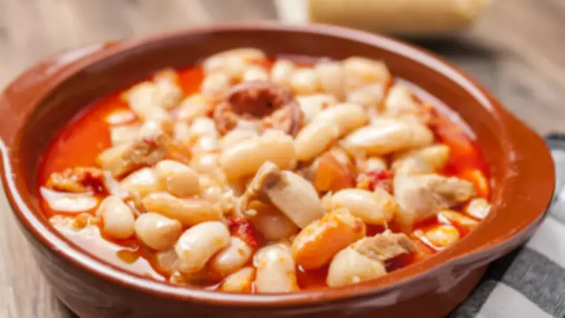 Tam Kıvamında Lokum Gibi Kuru Fasulye Tarifi: Püf Noktaları ve Malzemeler