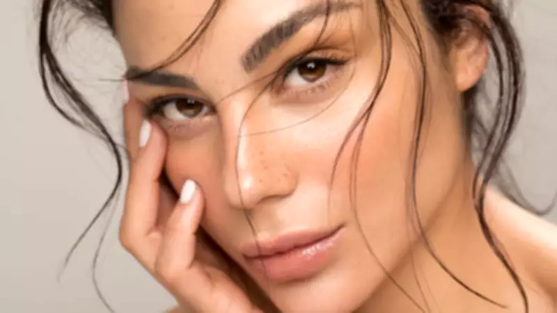 Tarihin En Ölümcül 8 Güzellik Trendi: Radyoaktif Kremlerden Kör Edici Damlalara