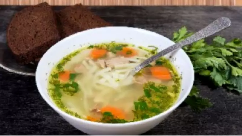 Tavuk Suyu Çorba Tarifi: Evde Pratik ve Nefis Nasıl Yapılır?