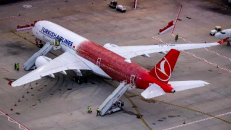 THY, 100 Bin Çalışanının Fotoğrafıyla Giydirdiği 500'üncü Uçağını Tanıttı