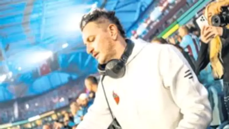 Trabzon'u Salladı: DJ Burak Yeter ve Jenny Derbi Öncesi Unutulmaz Performans Sergiledi