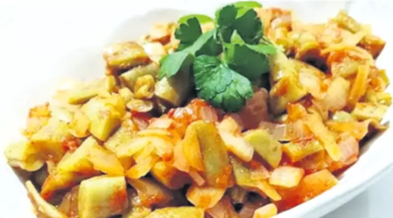 Turşu ile Pratik ve Ekonomik Yemek Tarifleri: Karışık Turşu Kavurması, Lahana Turşulu Kapuska ve Turşulu Pilav