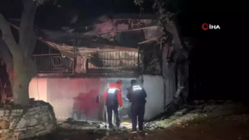 Uşak'ta Prefabrik Ev Yangınında Karı-Koca Hayatını Kaybetti