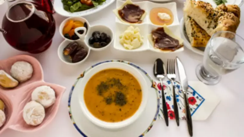 Uzmanlar Uyarıyor: İftarda En Sık Yapılan Hata Açıklandı!