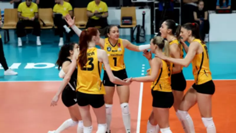 VakıfBank, Savino Del Bene'yi Geriden Gelip 3-2 Yenerek Çeyrek Finale Yükseldi