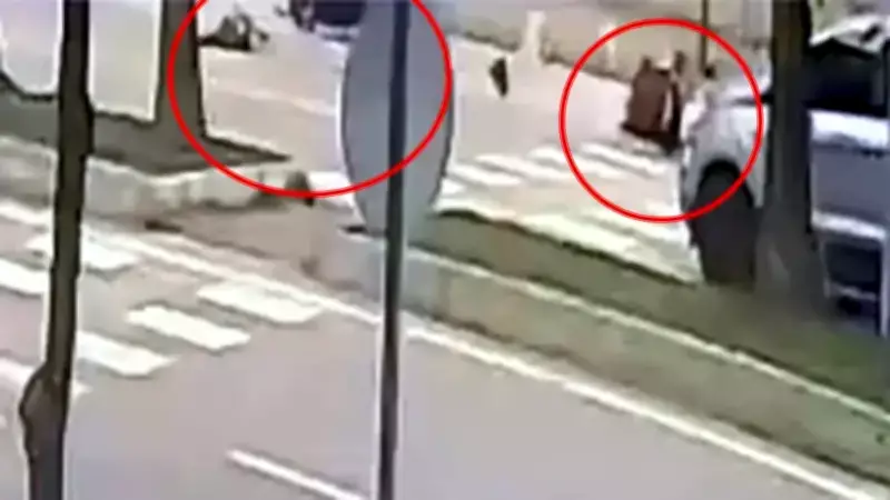 Yaya Geçidinde Motosiklet Bebek Arabasına Çarptı: 15 Yaşındaki Mahmut Fatih Hayatını Kaybetti