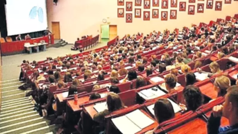 YÖK'ten Üniversitelere Cuma Namazı Saatleri İçin Genelge Gönderildi