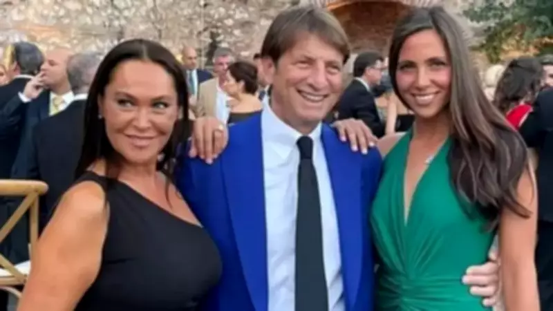 Zehra Çilingiroğlu, Annesi Hülya Avşar'ı Övgü Yağmuruna Tutuyor