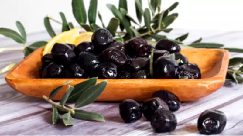 Zeytin Çekirdeği Yutmak Tehlikeli mi? Uzmanlar Yanıtlıyor!