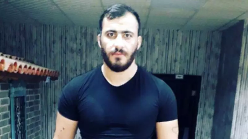 İzmir Foça'da Motosiklet Duvara Çarptı: 35 Yaşındaki Sürücü Hayatını Kaybetti