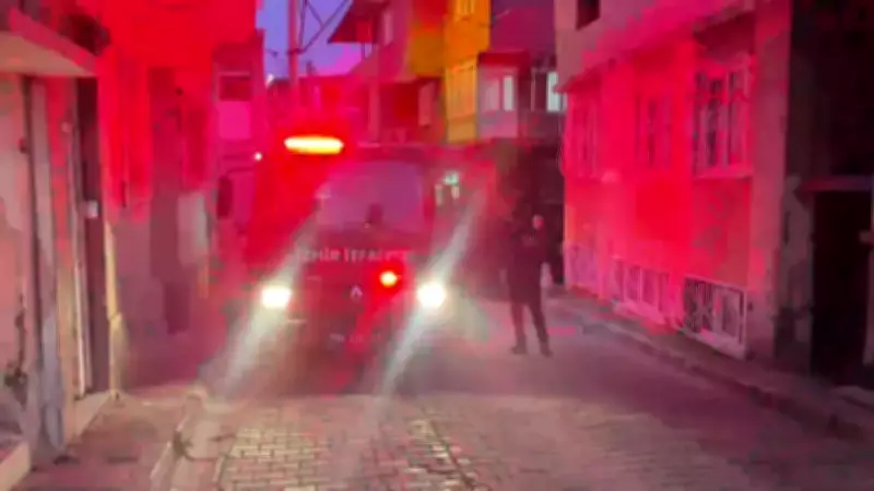 İzmir Konak'ta Müstakil Evde Elektrik Kontağından Yangın: 3 Kişi Dışarı Çıktı