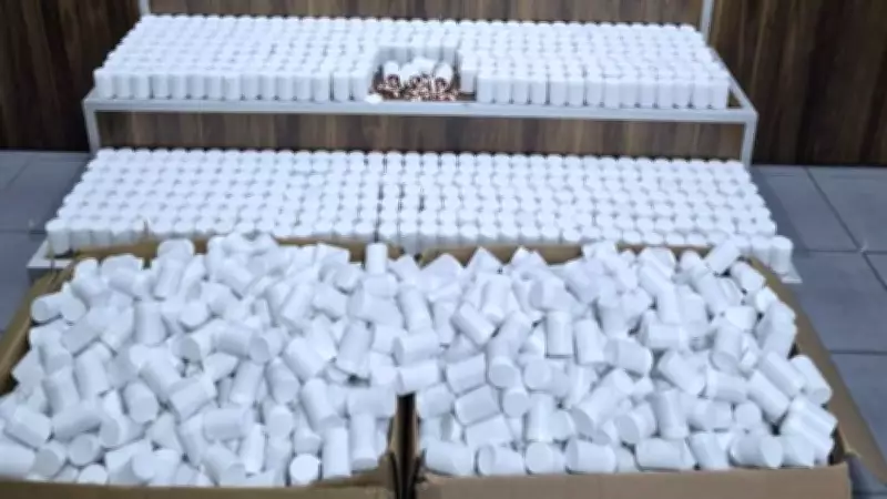 İzmir'de Büyük Uyuşturucu Operasyonu: 105 Bin 270 Sentetik Ecza Ele Geçirildi