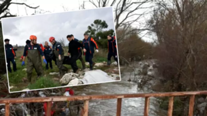 İzmir'de Sele Kapılan Otomobilde 2 Kişi Hayatını Kaybetti