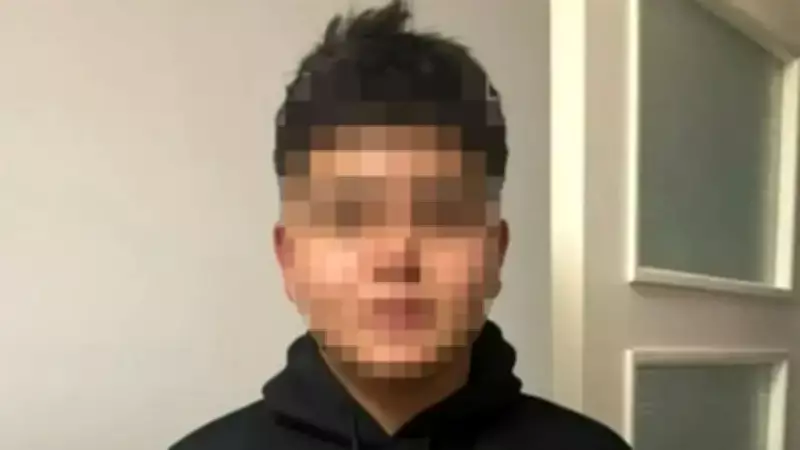 İzmir'de Sigara İsteği Yüzünden Çıkan Kavga Bıçaklı Saldırıya Dönüştü