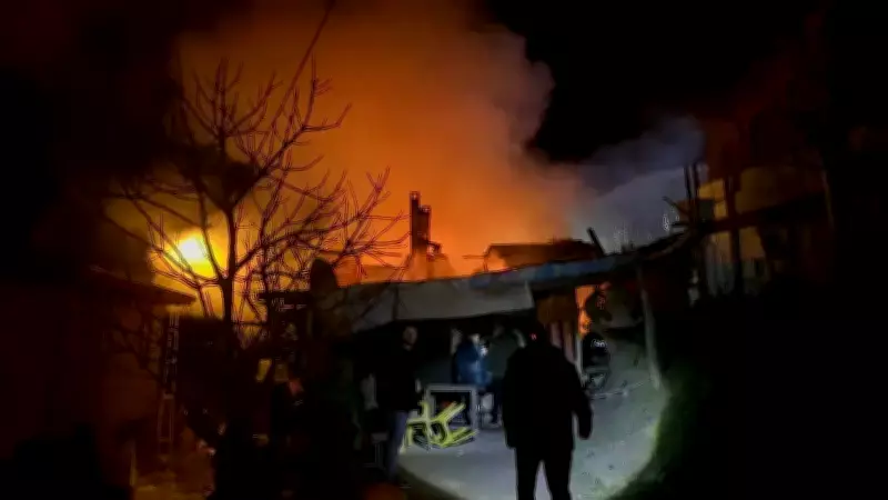 İznik'te İki Katlı Binada Çıkan Yangın 1 Saatlik Mücadele Sonrası Söndürüldü