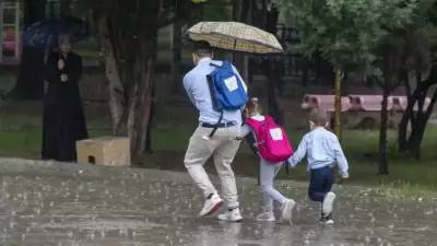 Antalya'da 7 İlçede Okullar Tatil Edildi: Şiddetli Fırtına ve Yağış Alarmı