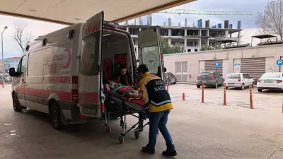 Bursa'da Hafif Ticari Araç 3 Yaşındaki Zeynep Asya'ya Çarptı, Küçük Kız Beyin Kanaması Geçirdi