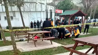 Esenyurt'ta Parkta Çıkan Kavga Kanlı Bitti: Eşini Vurdu, Sonra Kendini