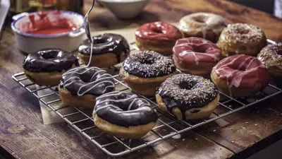 Kahve Yanına Mükemmel Uyum: Ev Yapımı Donut Tarifi ve Püf Noktaları