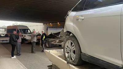 Konya'da Otomobil ile Servis Aracı Çarpıştı: 5 Kişi Yaralandı