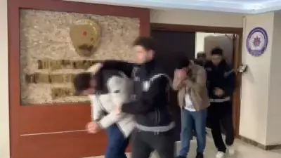 Kurye Takibiyle Sahte Pasaport Şebekesi Çökertildi: 6 İlçede Operasyon