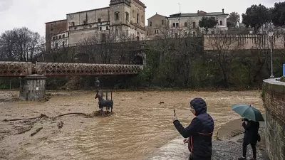 İtalya'da Şiddetli Yağış ve Heyelan: 1 Ölü, 2 Yaralı, Sel Tehlikesi Devam Ediyor
