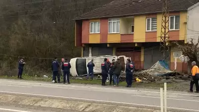 Zonguldak-Ankara Karayolu'nda Minibüs Devrildi: 4 Kişi Yaralandı