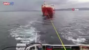 Çanakkale Boğazı'nda Kuru Yük Gemisi Makine Arızası Yaptı, Römorkörlerle Yedeklendi