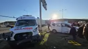 Bingöl'de Ambulans ile Hafif Ticari Araç Çarpıştı, Kaza Anı Kamerada