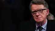 Epstein Bağlantılı Eski Büyükelçi Mandelson, Görevi Kötüye Kullanma Şüphesiyle Gözaltında
