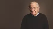 Epstein Dosyası Sonrası Chomsky Tartışması: Müfredattan Çıkarılmalı mı?